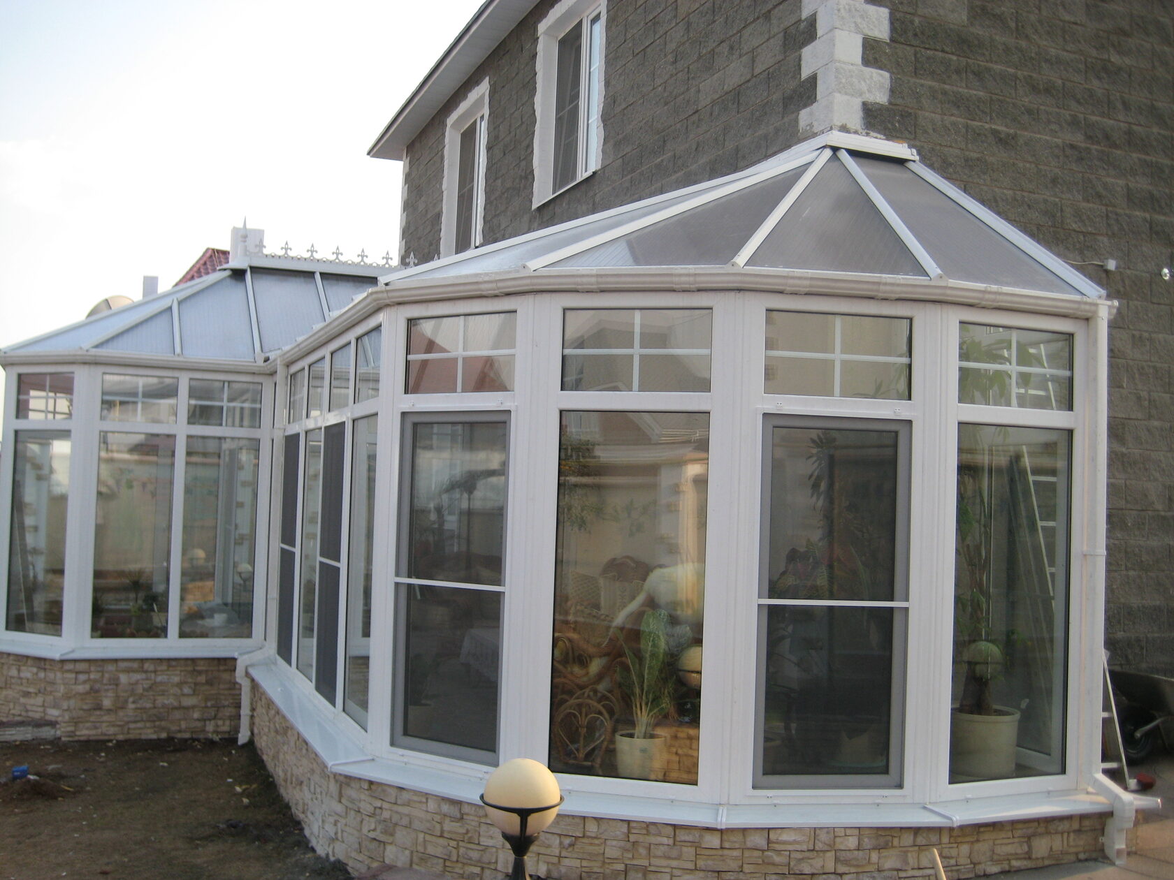 Р-образный зимний сад